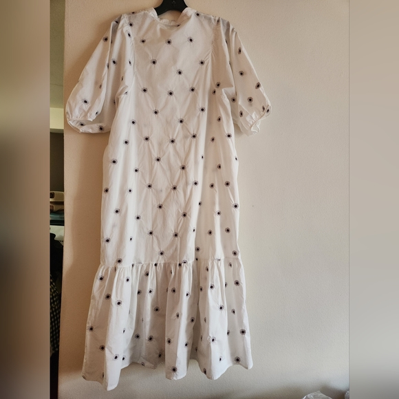 Zara FLORAL EMBROIDERY DRESS MIDI WHITE Sizes available M and L NWT - Picture 8 of 13